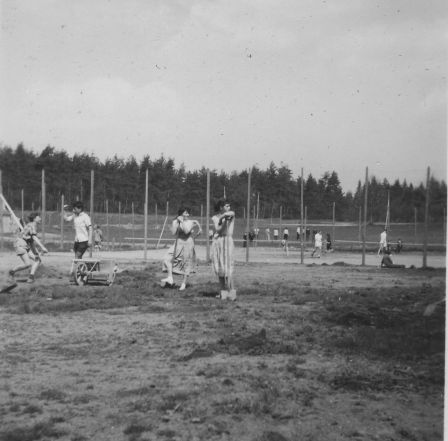 1954_tennis_2.jpg