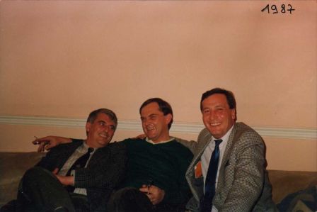 1225447517_3.jpg
